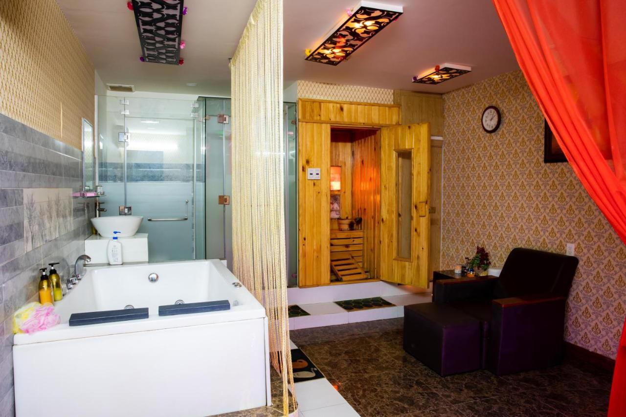 Luxury Hotel Hau Giang โฮจิมินห์ซิตี้ ภายนอก รูปภาพ